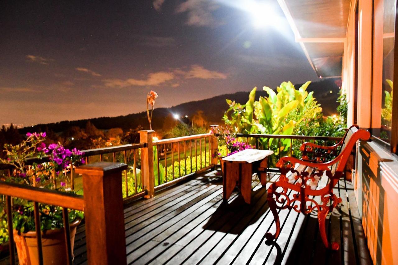 Bed and Breakfast Poas Paradise Poasito Екстер'єр фото