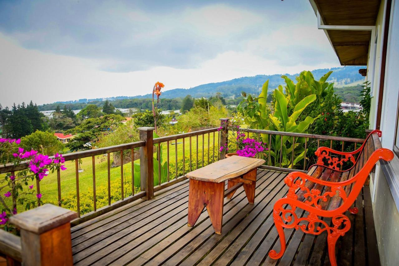 Bed and Breakfast Poas Paradise Poasito Екстер'єр фото